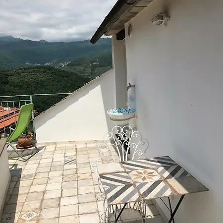 בית נופש Amazing View, Terrace, Confort Among Olives And Sea Ranzo-Borgo